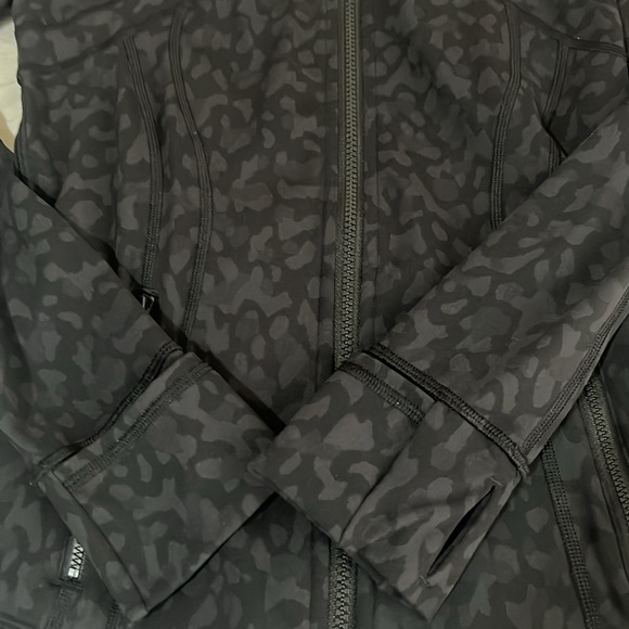 Lululemon Camo Cheetah Define Jacket - Picture 4 of 7
